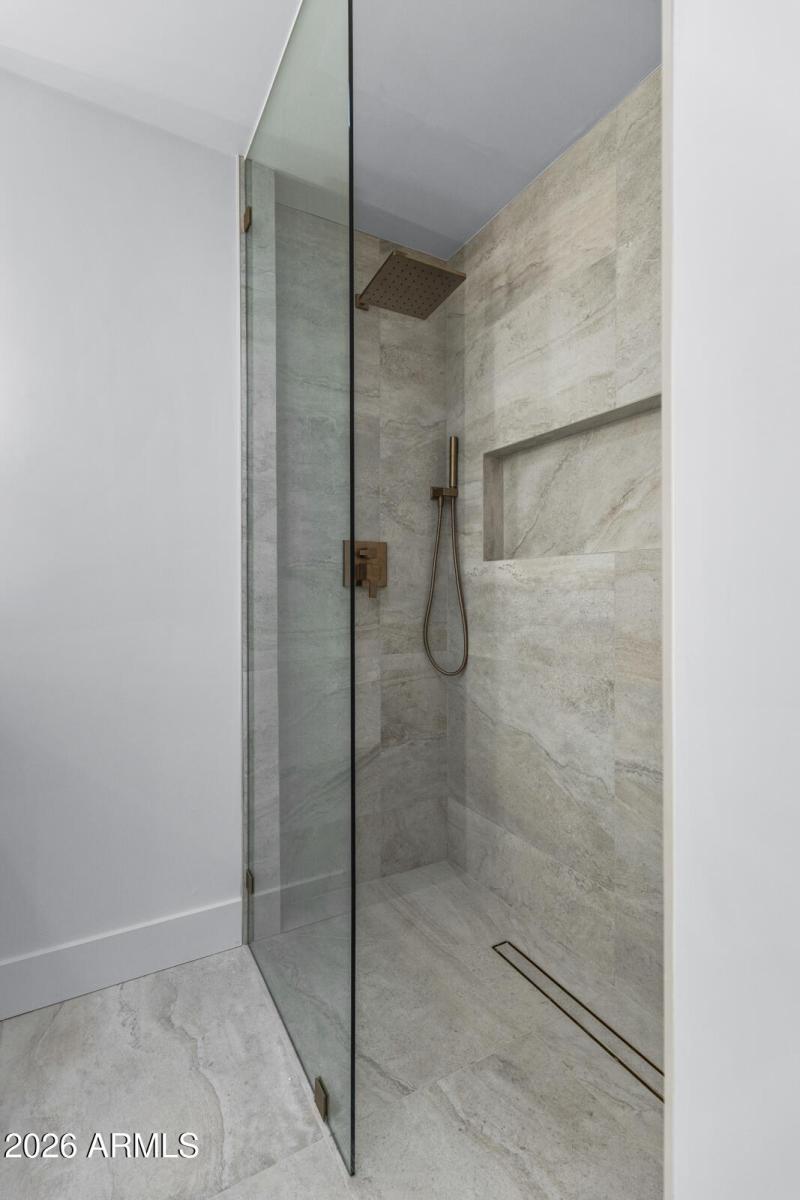 1821 E Lynwood St-37 115