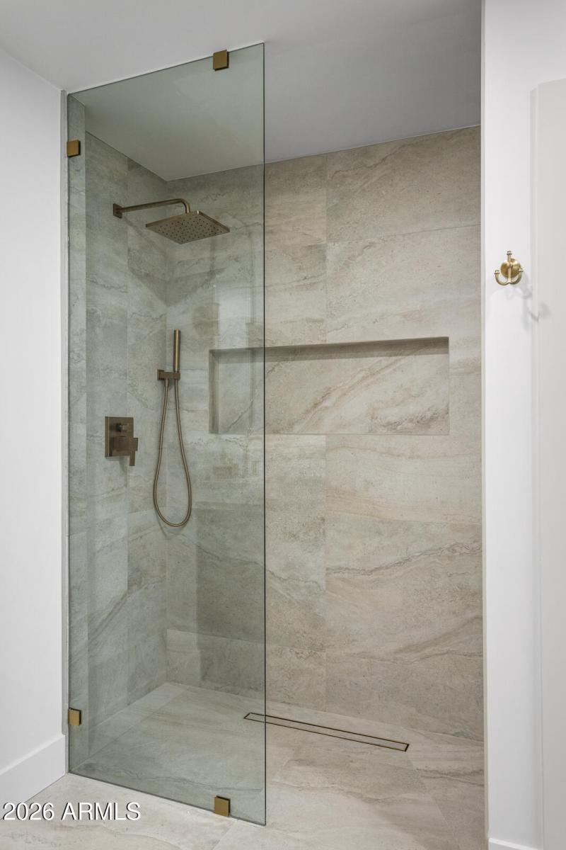 1821 E Lynwood St-37 116