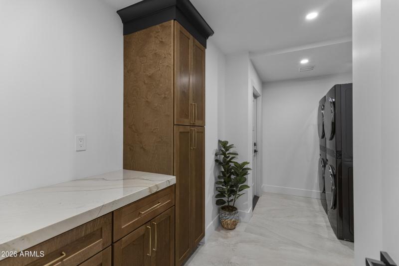 1821 E Lynwood St-52