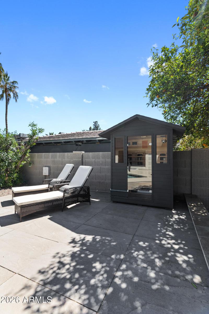 1821 E Lynwood St-62 100