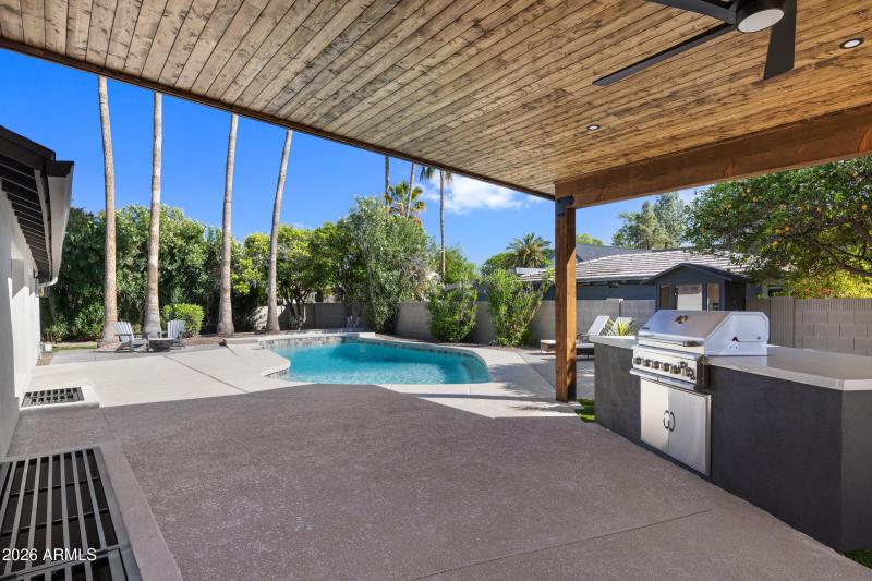 1821 E Lynwood St-65