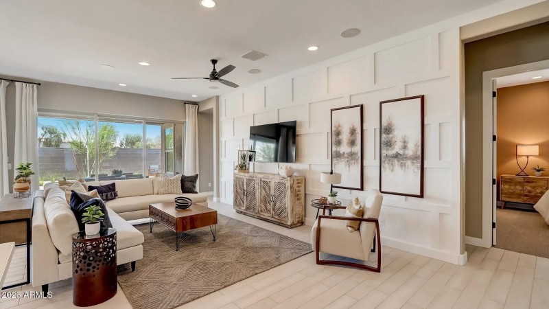 Lot 20 - 1760039089679