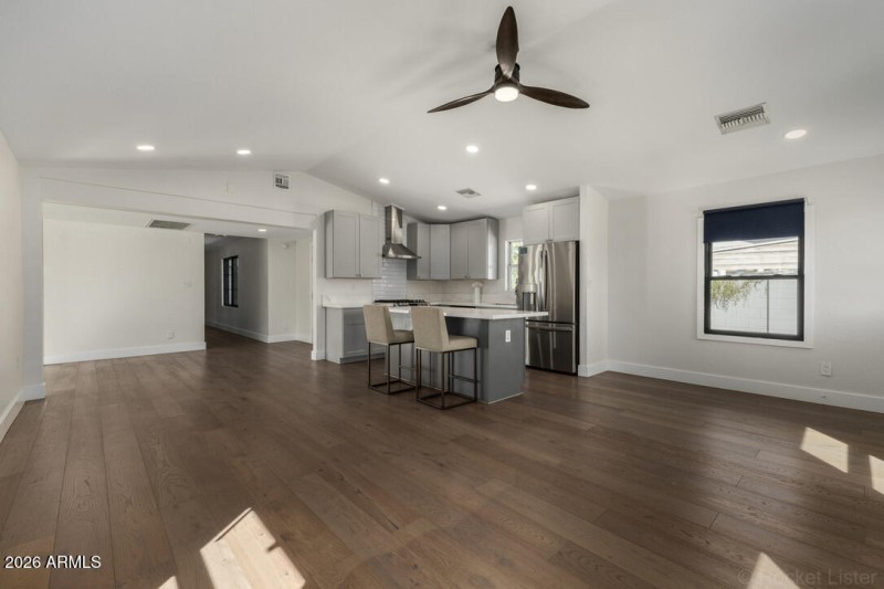 C6A44D9D-7CF0-408A-8446-5566B835E2B6_1_1