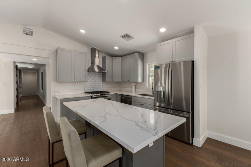 C66D85E4-73CB-4C53-8C2A-63006CB10256_1_1