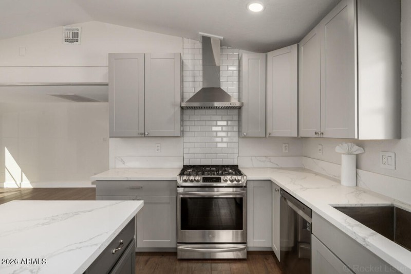 DD445DDC-2841-49D1-B5CF-4062CB961A3A_1_1