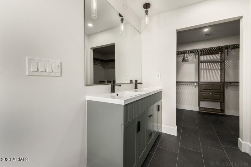 9B643DBF-B5A9-47E4-B590-9413E3B4352D_1_1