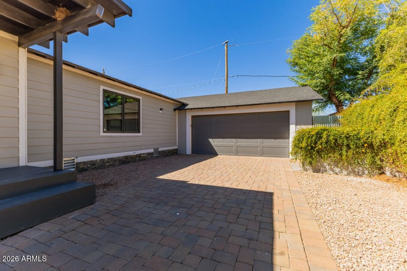 43381A57-1ABA-48C3-9B41-33BABC963ADF_1_1