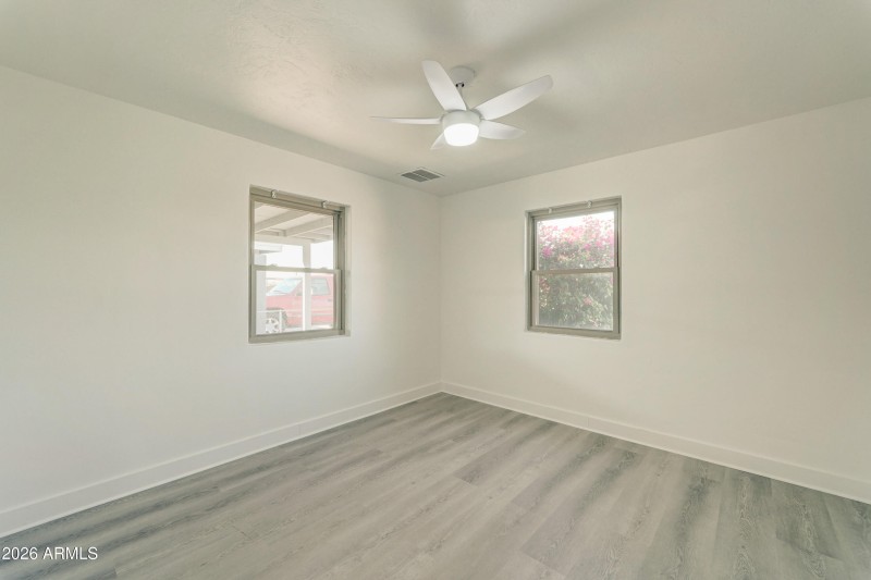 2031 N 28th Pl-24