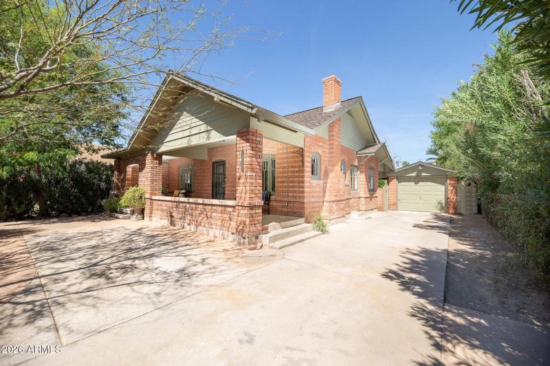 1636 E Pinchot Ave (5)