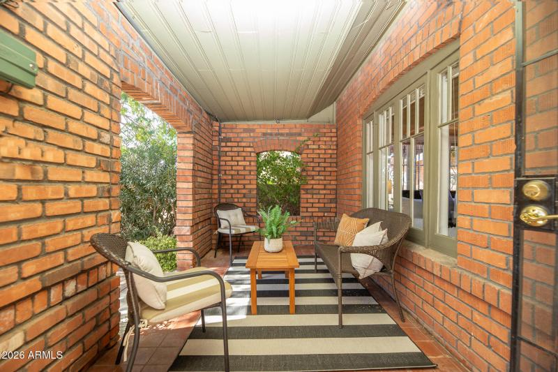 1636 E Pinchot Ave (10)