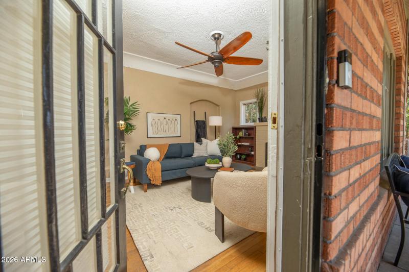 1636 E Pinchot Ave (11)