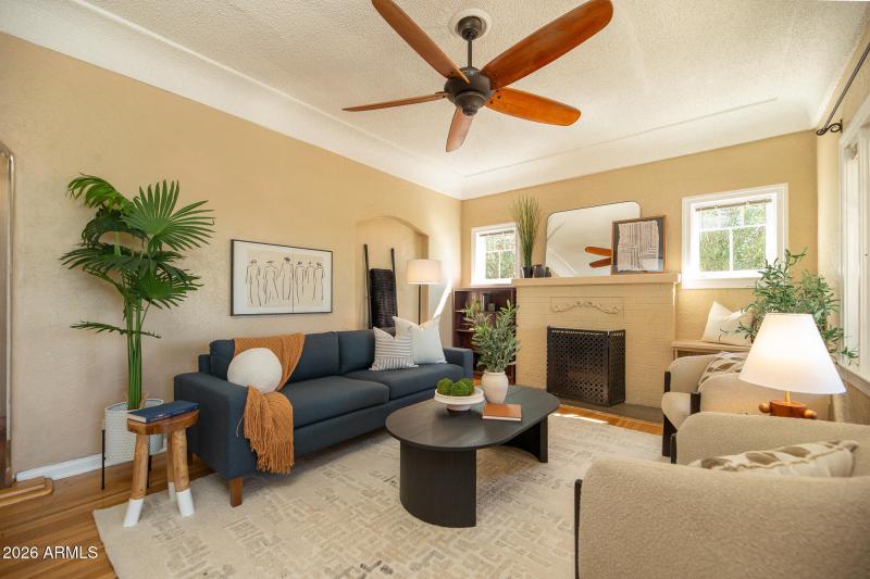 1636 E Pinchot Ave (12)