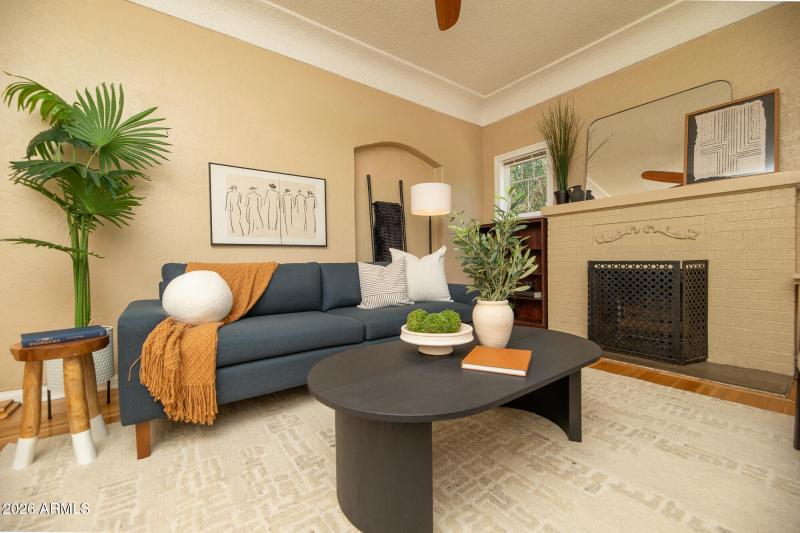 1636 E Pinchot Ave (16)