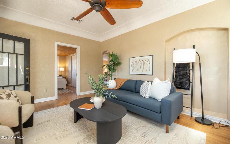 1636 E Pinchot Ave (18)