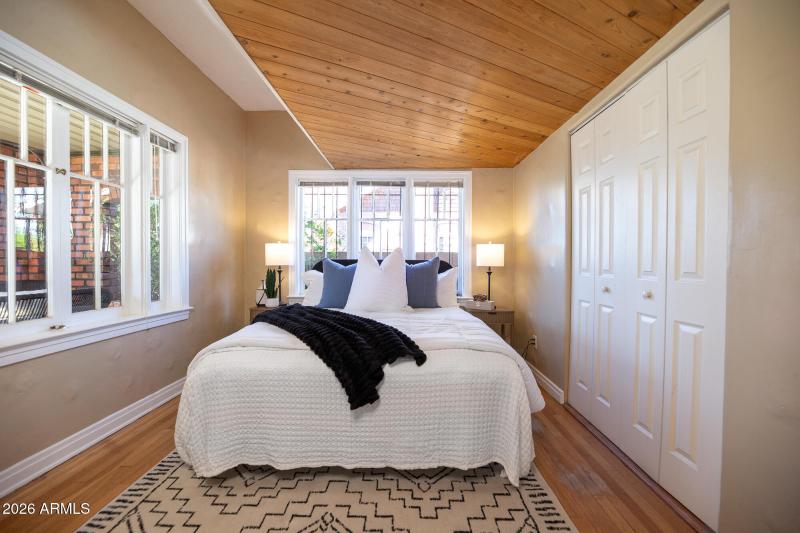 1636 E Pinchot Ave (19)