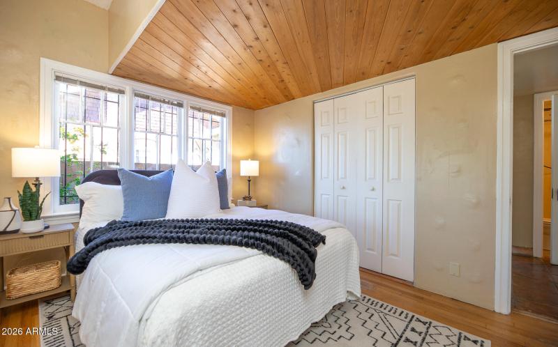 1636 E Pinchot Ave (20)