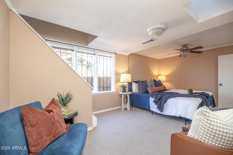 1636 E Pinchot Ave (22)