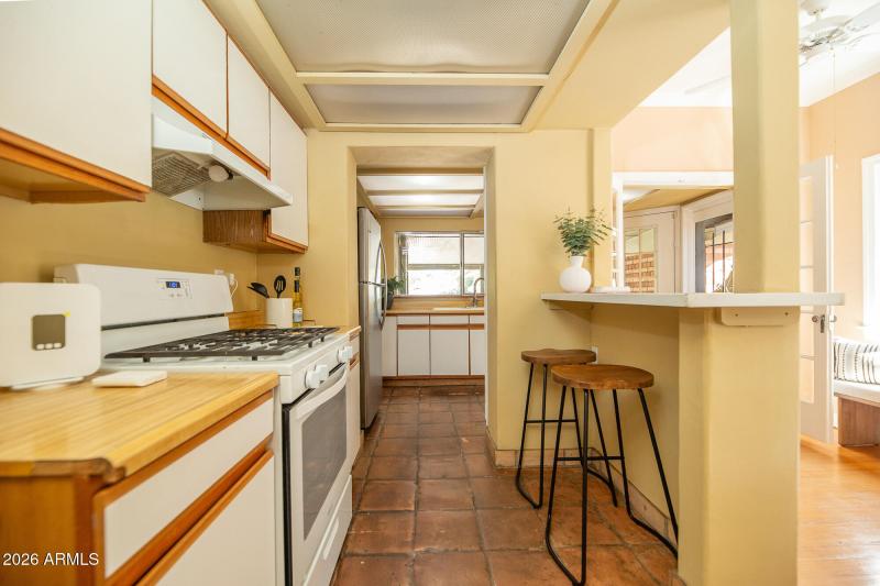 1636 E Pinchot Ave (35)