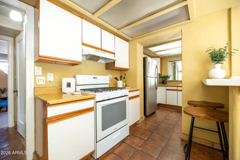 1636 E Pinchot Ave (36)