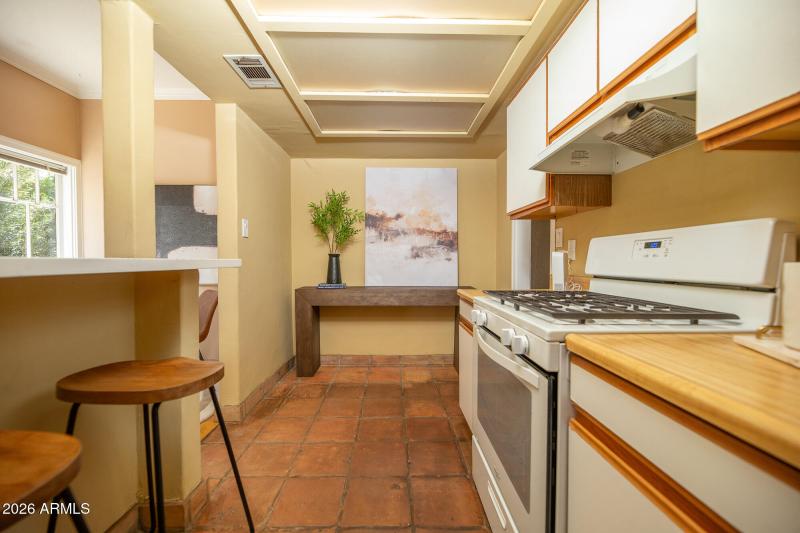 1636 E Pinchot Ave (39)