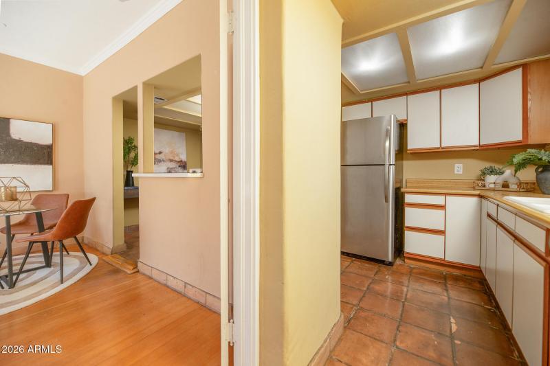 1636 E Pinchot Ave (40)