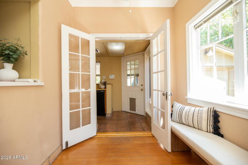 1636 E Pinchot Ave (44)