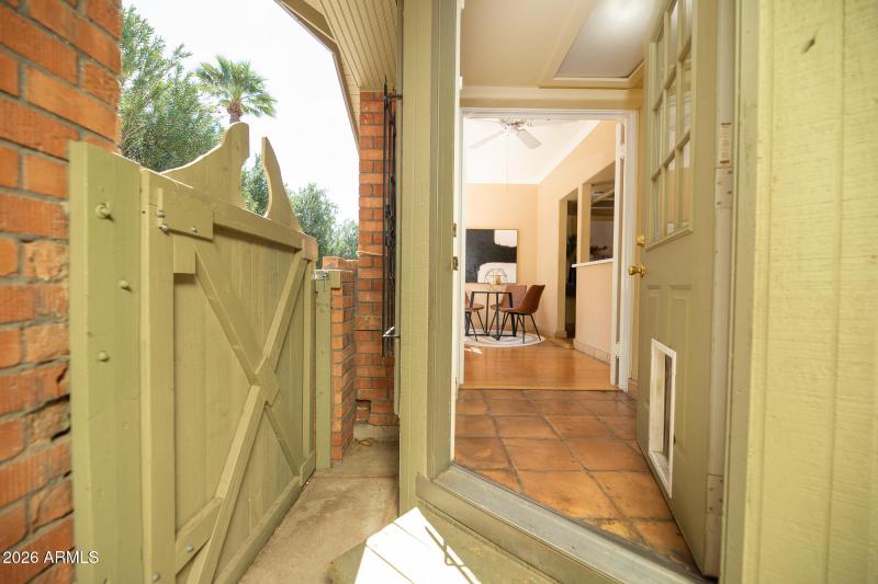 1636 E Pinchot Ave (45)