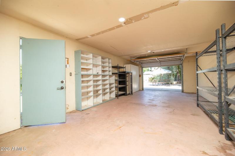 1636 E Pinchot Ave (51)