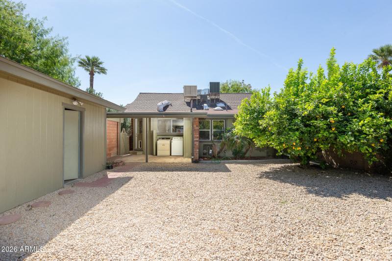 1636 E Pinchot Ave (56)