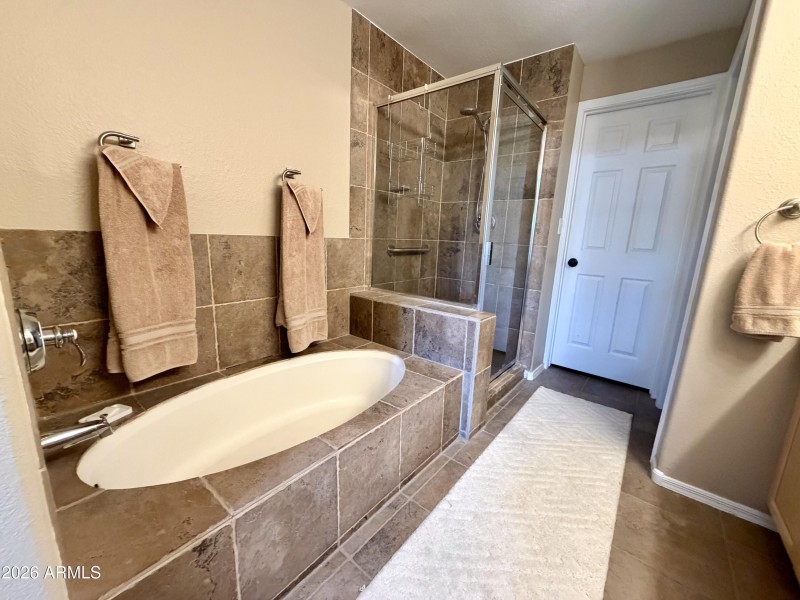 Separate Tub/Shower