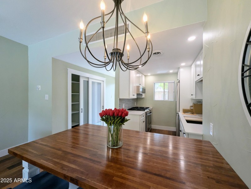 PXL_20250810_221939740