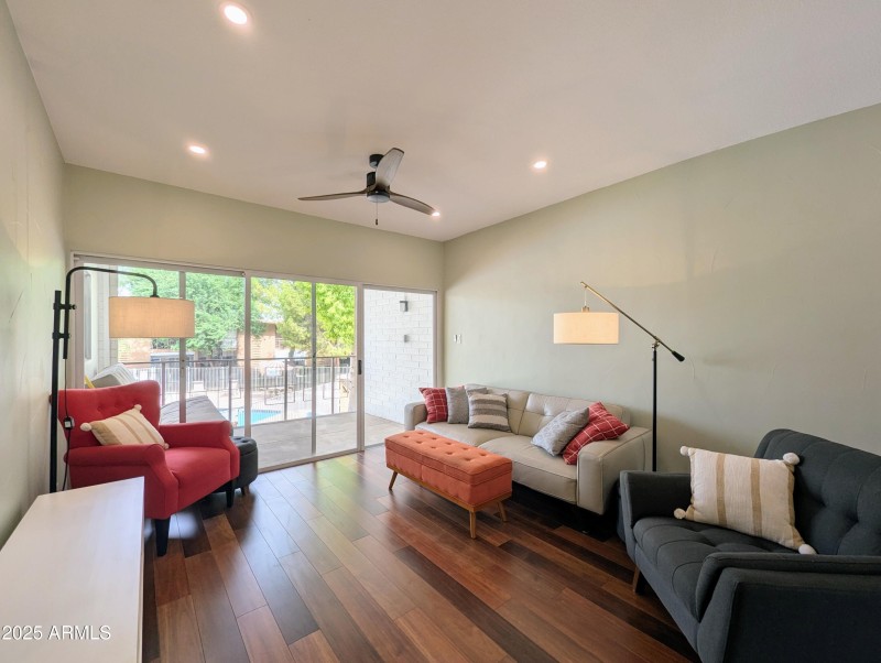 PXL_20250810_222208369