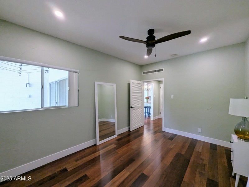 PXL_20250810_222432507