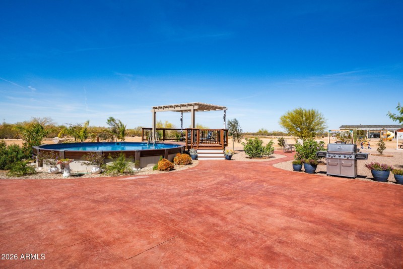 Expansive outdoor oasis