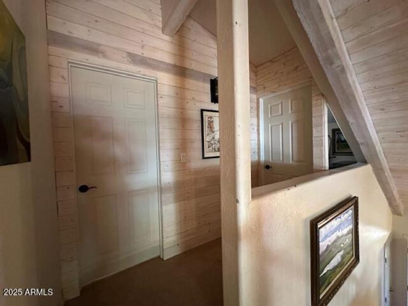 Separate Entrys to Bdrms