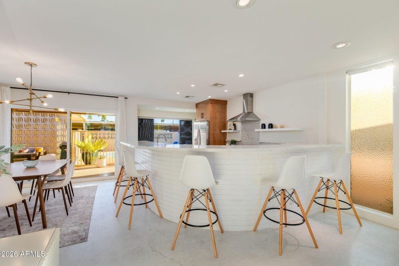 Breakfast Bar/Kitchen/Dining