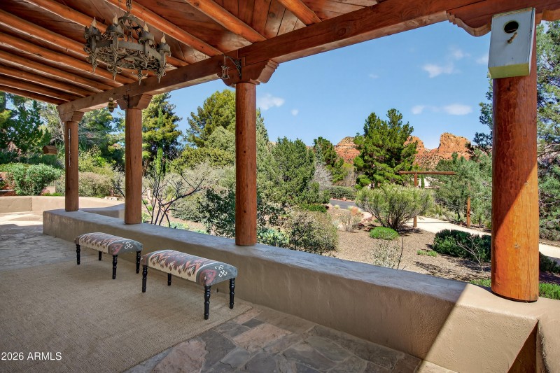 Entrance covered patio
