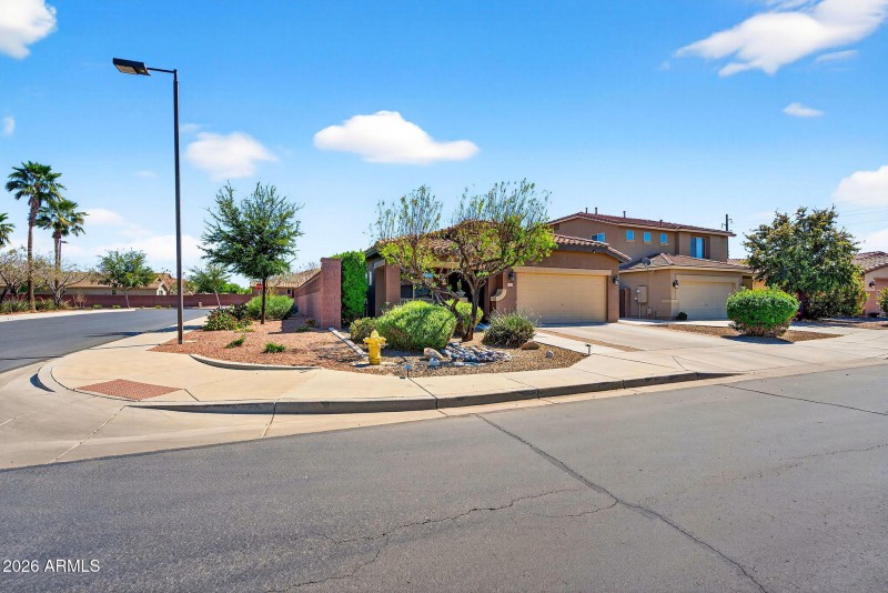 4-web-or-mls-067Hemlock St