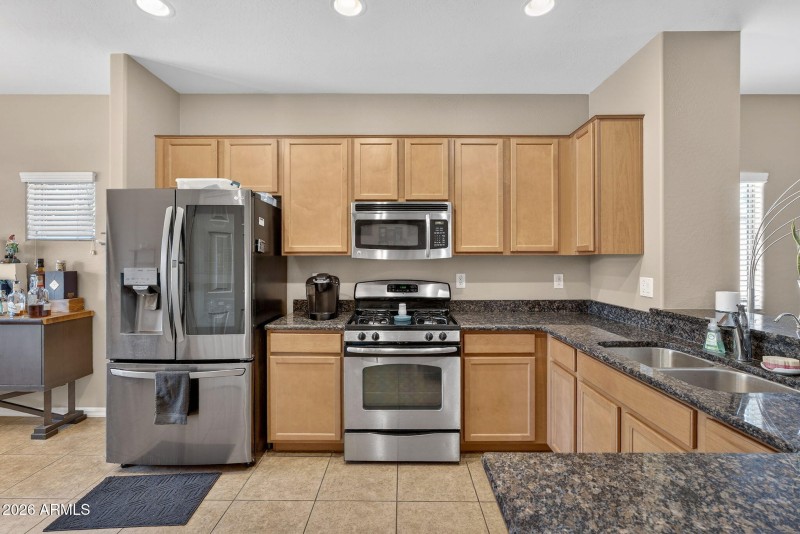 8-web-or-mls-050Hemlock St