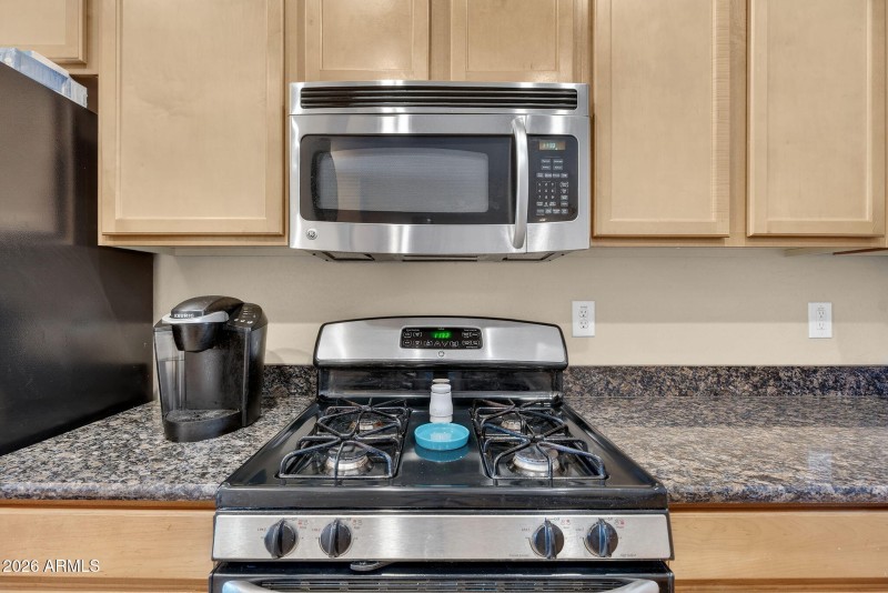 11-web-or-mls-055Hemlock St