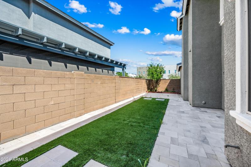 24-25417N20A-ocupix-