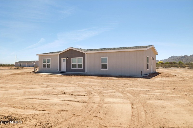 23-web-or-mls-18230-n-meadow-ln-rd