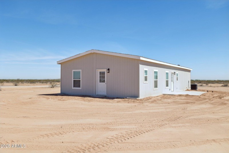 25-web-or-mls-18230-n-meadow-ln-rd