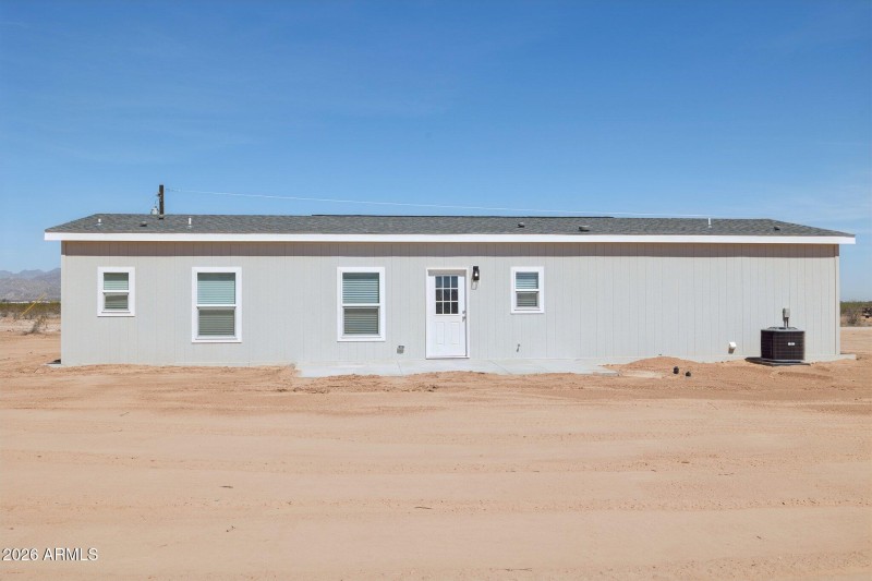 26-web-or-mls-18230-n-meadow-ln-rd