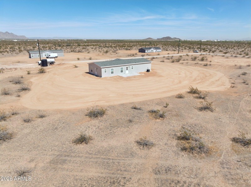 36-web-or-mls-18230-n-meadow-ln-rd