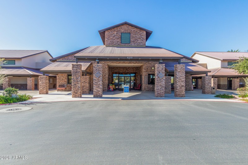 COMMUNITY CLUBHOUSE ENTRANCE (2)