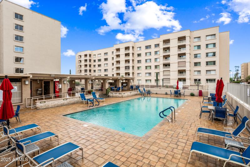 2-Scottsdale Shadows-ocupix-COMM