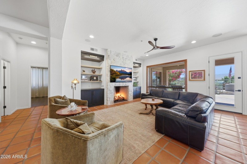 Living Room With Gas Fireplace