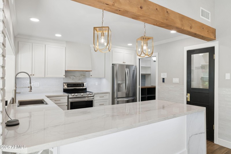 12-web-or-mls-2335-s-orange