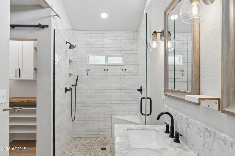 44-web-or-mls-2335-s-orange